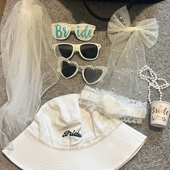 Accessories - 👰🏼 Bride White Bachelorette Accessories Set